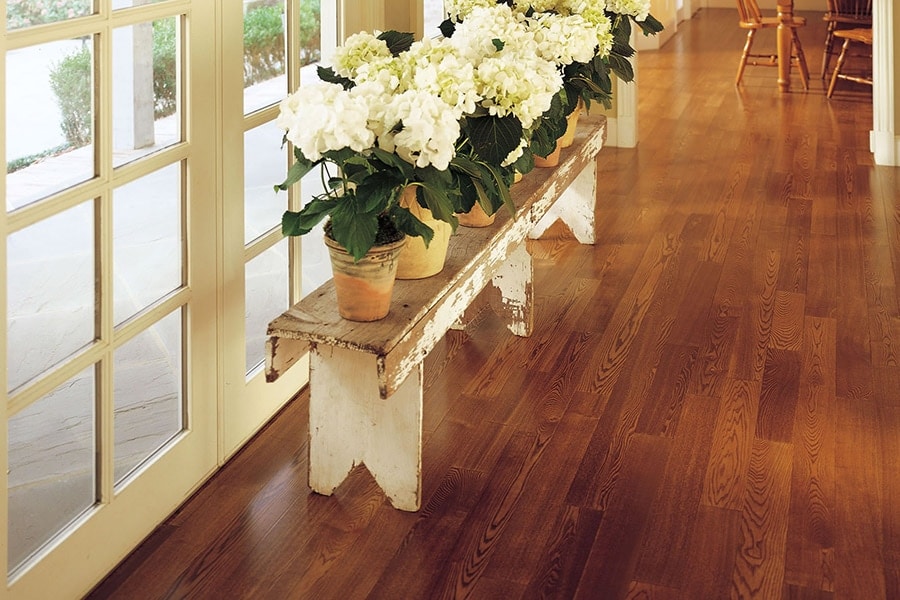 hardwood-floor-brown | Bob's Carpet and Flooring